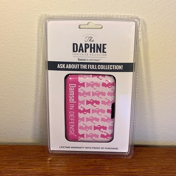NIB!  Hard Shelly RFID Wallet - Picture 2 of 2